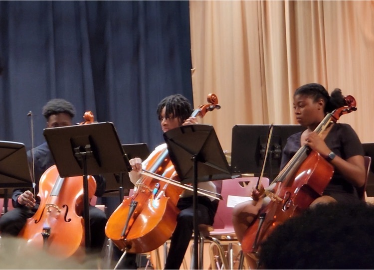 students playing instruments at SPMS Spring Instrumental Concert